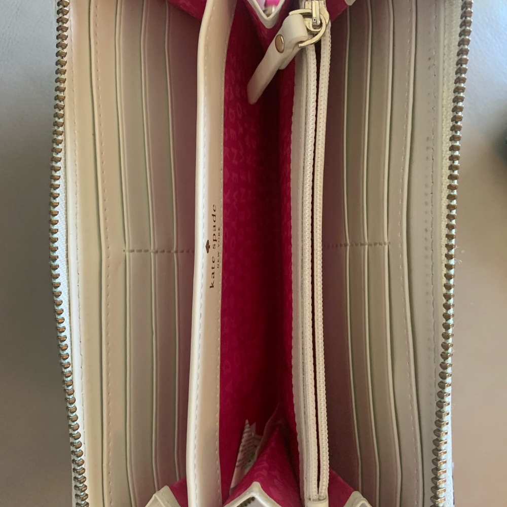 Kate Spade Wallet - Picture 8 of 9